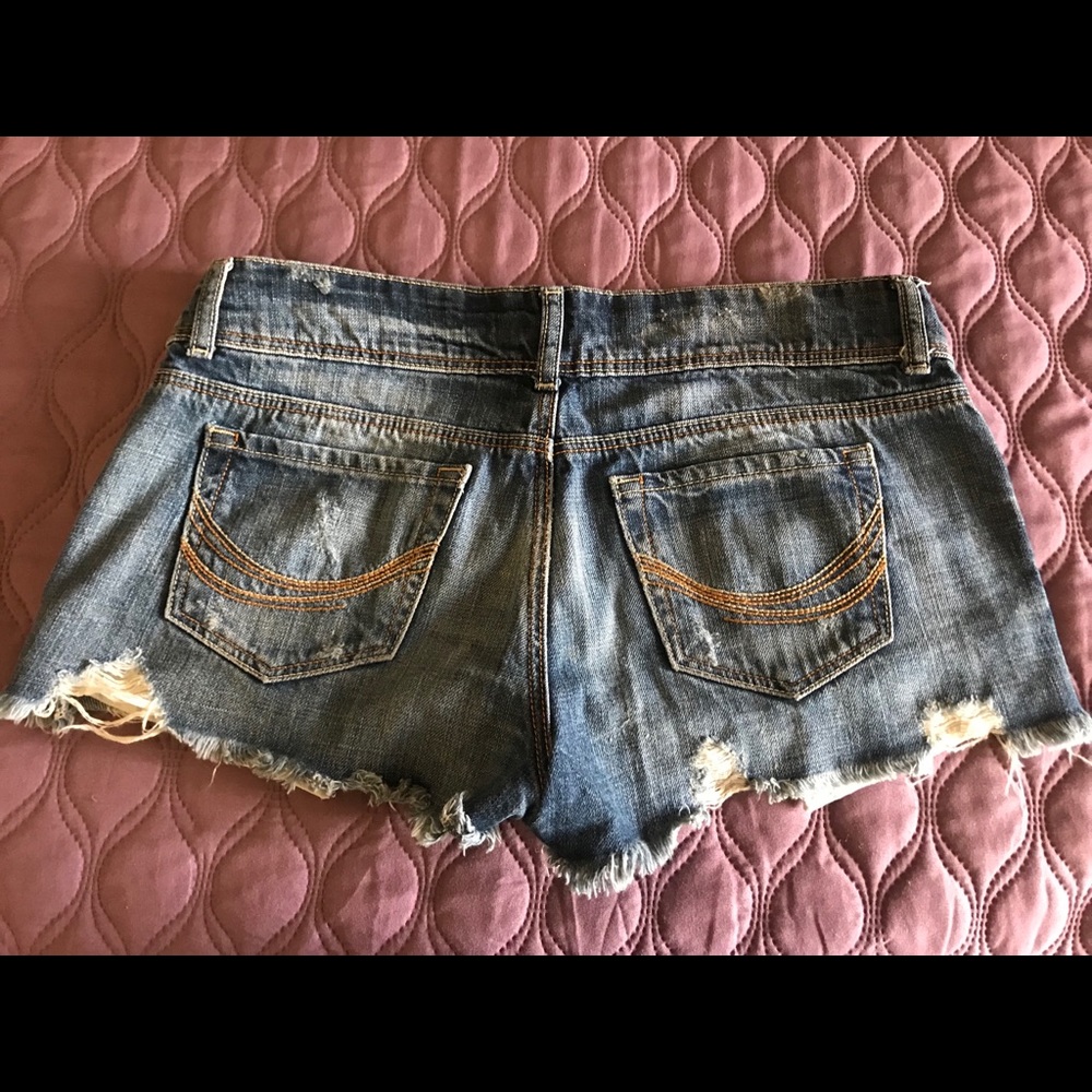 Mini shorts - Picture 3 of 3